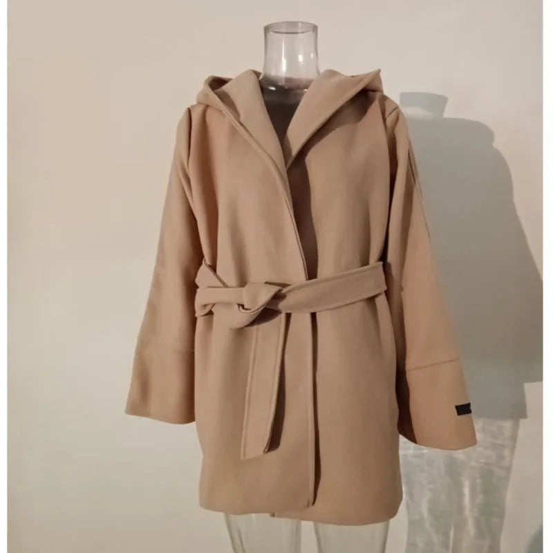 Elira™ | Cappotto di Lana con Cappuccio
